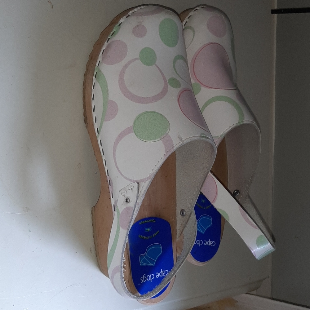 Cape clogs - Picture 5 of 5